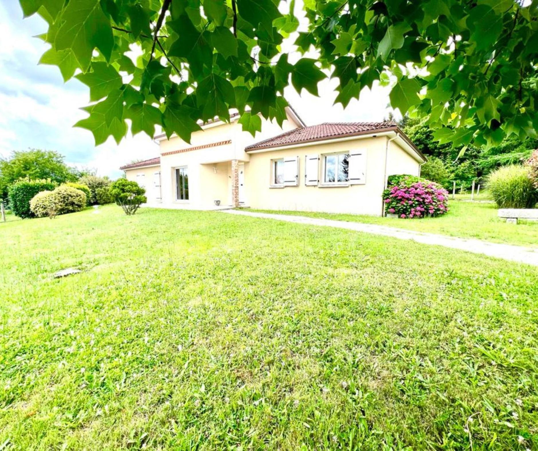 La Garde Familiale Et Spacieuse Couzeix Exteriér fotografie